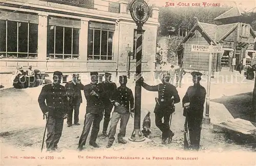 AK / Ansichtskarte La_Schlucht_88_Gerardmer_Vosges Un Groupe Franco Allemand a la Frontiere 