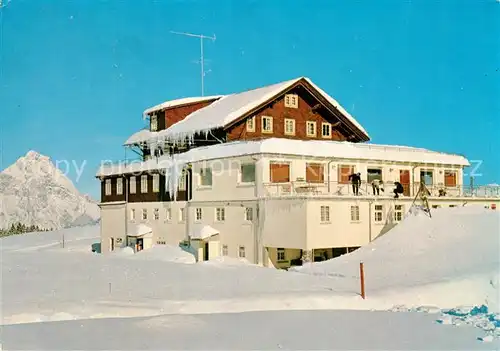 AK / Ansichtskarte Stoos_SZ Schwyzer Baerghus Winterlandschaft Alpen Stoos_SZ