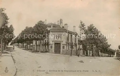 AK / Ansichtskarte Thiais Avenue de la Republique et la Poste Thiais