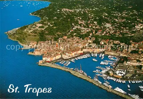 AK / Ansichtskarte Saint_Tropez_Var Kuestenort Hafen Cote d Azur Saint_Tropez_Var