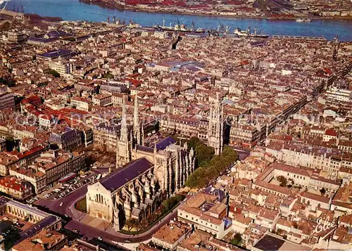 AK / Ansichtskarte Bordeaux_33 Vue aerienne sur la Cathedrale et la ville 