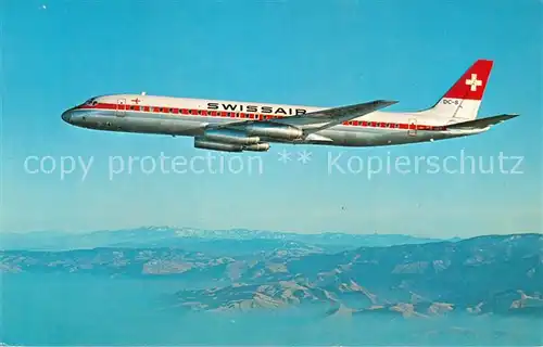 AK / Ansichtskarte Flugzeuge_Zivil Swissair DC 8 62  