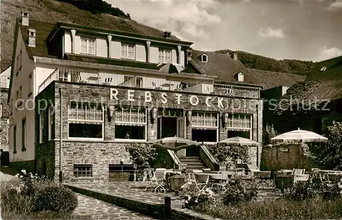 AK / Ansichtskarte Cochem_Mosel Gaststaette Zum Rebstock Aussenansicht m. Terrasse Cochem Mosel