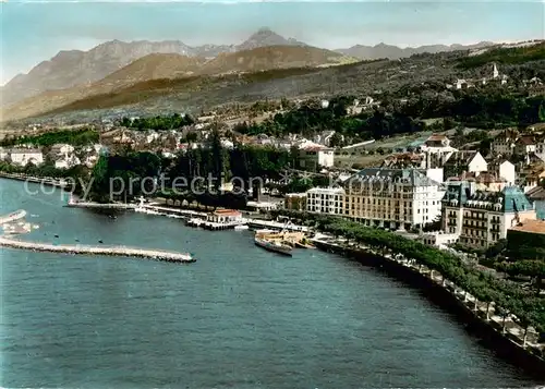 AK / Ansichtskarte Evian les Bains_74 Vue aerienne le Port lHotel Albert I et les Monts du Chablais 