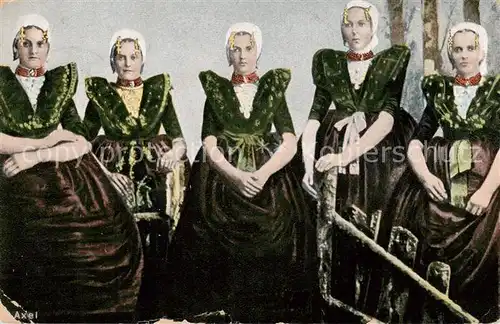 AK / Ansichtskarte Kampen_Niederlande Hollaendische Trachtenmaedchen Kampen_Niederlande