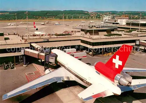 AK / Ansichtskarte Flughafen_Airport_Aeroporto Zuerich Flughafen_Airport