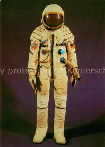 AK / Ansichtskarte Astronaut Armeemuseum DDR 