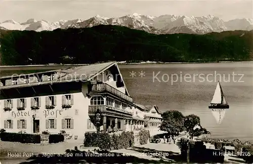 AK / Ansichtskarte 73795490 Urfeld_Walchensee Hotel Post und Jaeger am See mit Karwendelgebirge Urfeld Walchensee