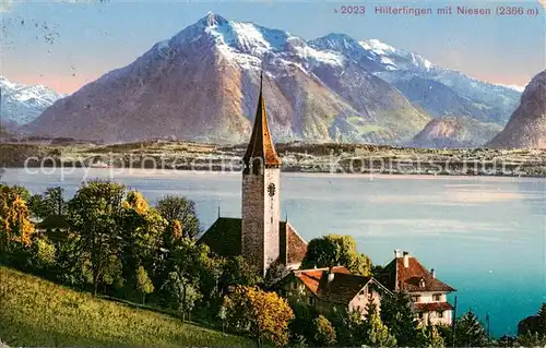 AK / Ansichtskarte Hilterfingen_Thunersee_BE Teilansicht mit Kirche Blick ueber den See zum Niesen 