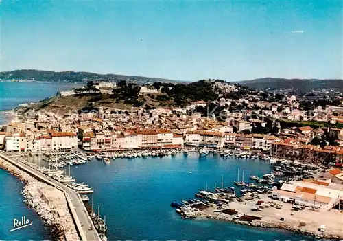 AK / Ansichtskarte Saint_Tropez_Var Vue generale aerienne sur le port Saint_Tropez_Var