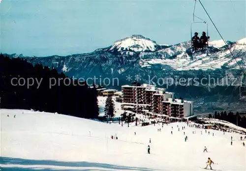 AK / Ansichtskarte Les_Sept_Laux Les residences Le Cottepens et lAgnelin et au fond la Dent de Crolle dans le Massif de la Chartreuse Les_Sept_Laux