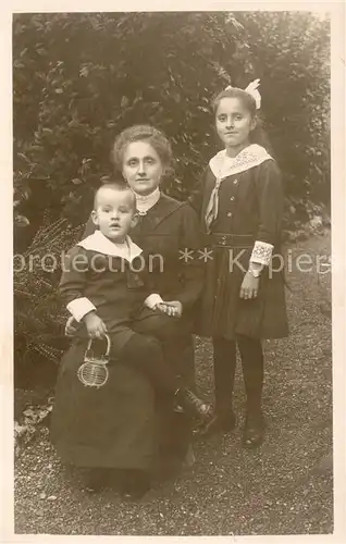 AK / Ansichtskarte  Kuesnacht_Zuerichsee_ZH Familienfoto 