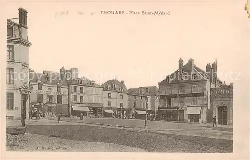 AK / Ansichtskarte  Thouars_ 79_Deux-Sevres Place Saint Medard 