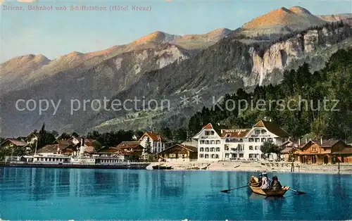 AK / Ansichtskarte Brienz_Brienzersee_BE Bahnhof un Schiffstation Hotel Kreuz Alpen Boot 