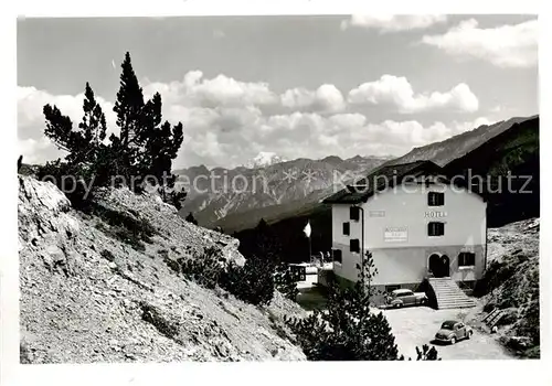 AK / Ansichtskarte Zernez_GR Touristen  und Passantenhaus Suesom Gjve Ofenbergpasshoehe Blick auf den Ortler Zernez_GR