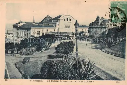 AK / Ansichtskarte Biarritz_Pyrenees_Atlantiques Le Casino Municipal et les Jardins Biarritz_Pyrenees