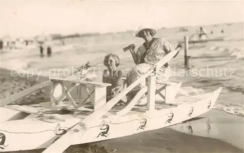 AK / Ansichtskarte 73799363 Viareggio_Toscana_IT Am Strand Boot 