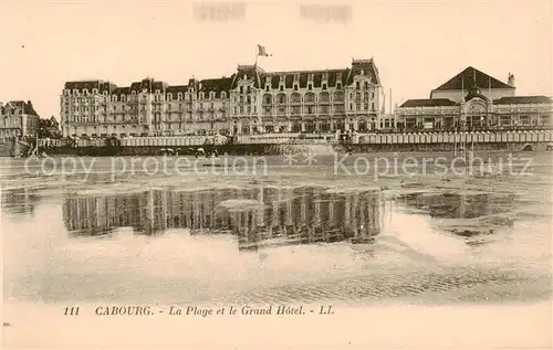AK / Ansichtskarte Cabourg_14_Calvados La Plage et le Grand Hotel 