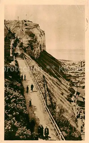 AK / Ansichtskarte Le_Treport_76 Les escaliers dacces aux terrasses qui surplombent le Treport 