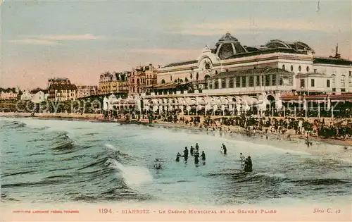 AK / Ansichtskarte Biarritz_Pyrenees_Atlantiques Le Casino Municipal et la Grande Plage Biarritz_Pyrenees