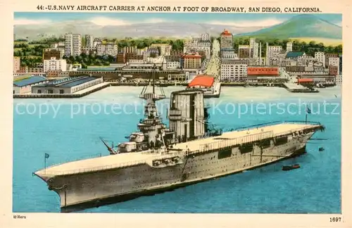 AK / Ansichtskarte  San_Diego_California US Navy Aircraft Carrier at anchor at foot of Broadway 