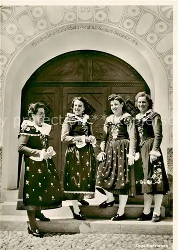 AK / Ansichtskarte Scuol_GR Engadinerinnen Trachten Scuol_GR