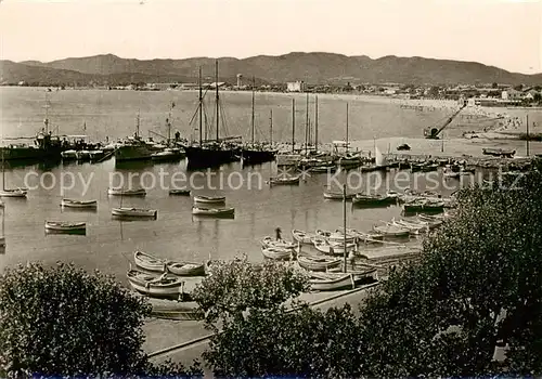 AK / Ansichtskarte Saint Raphael_83_Var Le port et la plage de Frejus 