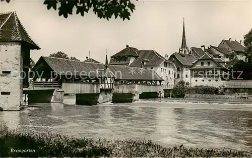 AK / Ansichtskarte Bremgarten_AG Uferpartie an der Reuss Holzbruecke Bremgarten AG