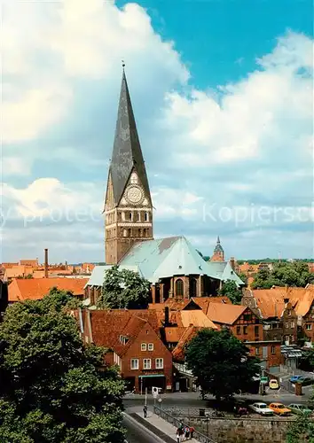 AK / Ansichtskarte 73801298 Lueneburg St. Johanniskirche im Hintergrund Turm der Michaeliskirche Lueneburg