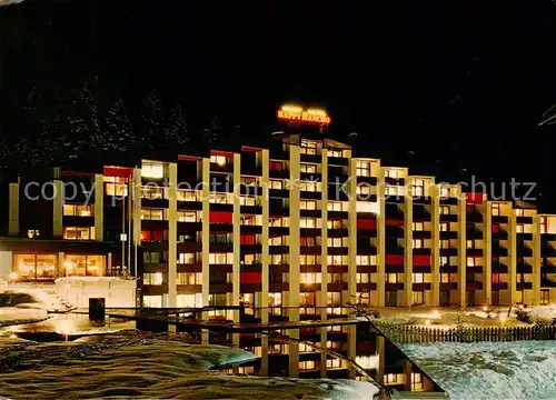 AK / Ansichtskarte Laax_GR Sporthotel Happy Rancho Nachtaufnahme 