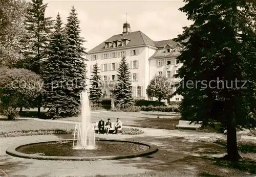 AK / Ansichtskarte  Bad_Brambach Sanatorium Juliot Curie Haus Springbrunnen Bad_Brambach