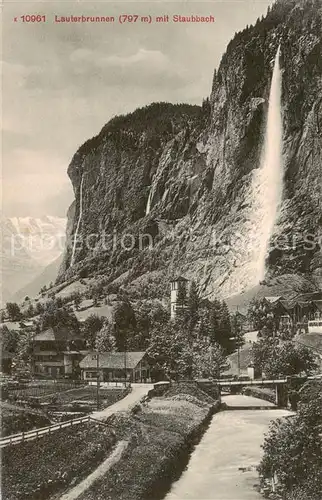 AK / Ansichtskarte Lauterbrunnen_BE mit Staubbach Wasserfall Lauterbrunnen BE