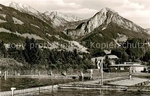 AK / Ansichtskarte 73802982 Fischen_Allgaeu Schwimmbad mit Entschenkopf Nebelhorn und Rubihorn Fischen Allgaeu