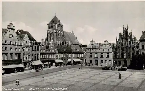 AK / Ansichtskarte 73803152 Greifswald Markt mit Marienkirche Greifswald