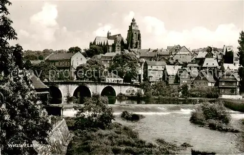 AK / Ansichtskarte 73803373 Wetzlar_Lahn Alte Lahnbruecke und Dom 