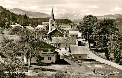 AK / Ansichtskarte  Aach_Oberstaufen_Allgaeu Ortsmotiv mit Kirche Blick gegen Saentis 