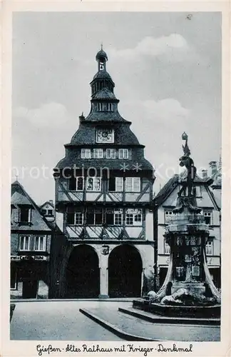 AK / Ansichtskarte 73804084 Giessen__Lahn Altes Rathaus mit Krieger Denkmal 