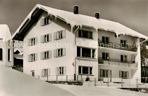 AK / Ansichtskarte 73804122 Rettenberg_Oberallgaeu Gaestehaus Kuttner im Winter Rettenberg Oberallgaeu