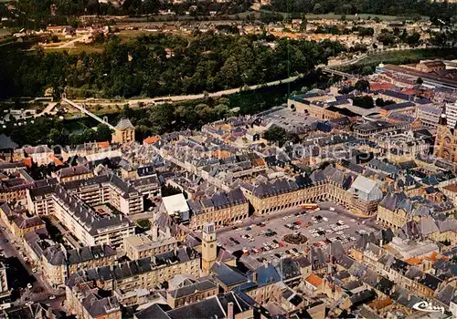 AK / Ansichtskarte Charleville_ Mezieres_08 Vue generale aerienne Le centre ville la place Ducale 