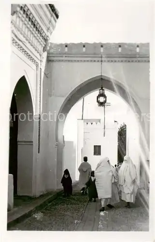 AK / Ansichtskarte  Tetuan_Tetouan_Maroc Rue avec des Arabes 