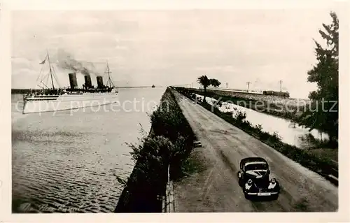AK / Ansichtskarte  Suez_Canal_de_Egypt Hochseedampfer Automobil 