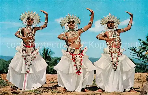 AK / Ansichtskarte 73804788 Ceylon__Sri_Lanka Kandsan Dancers 