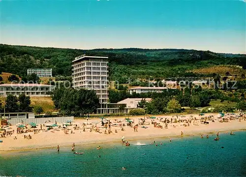 AK / Ansichtskarte 73805078 Varna_Warna_Bulgaria Goldener Sand Strandpartie Hotel 