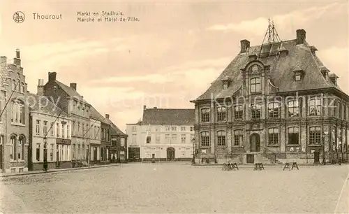 AK / Ansichtskarte  Thourout_Torhout Markt en Stadhuis 