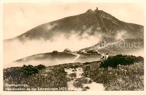 AK / Ansichtskarte  Schneekoppe_Snezka_CZ Blick zum Schlesierhaus und Riesenbaude Nebelwolken 