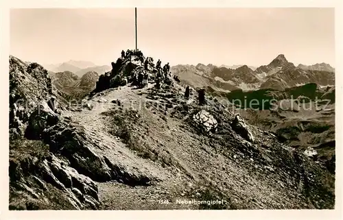 AK / Ansichtskarte  Nebelhorn Gipfel mit Zugspitze und Hochvogel Nebelhorn