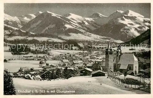 AK / Ansichtskarte  Kitzbuehel_Tirol_AT mit KIrche und uebungswiese 