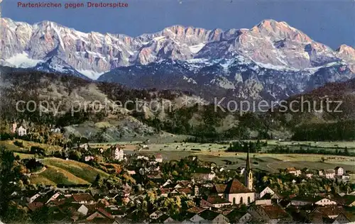 AK / Ansichtskarte  Partenkirchen mit der Dreitorspitze Partenkirchen