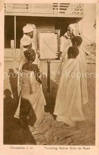 AK / Ansichtskarte  Angola Teaching native girls to read Angola