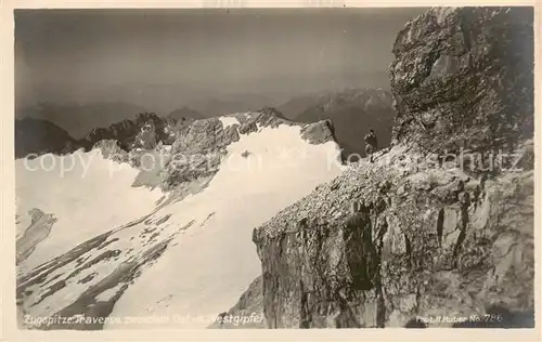 AK / Ansichtskarte 73807026 Zugspitze_Garmisch-Partenkirchen Traverse zwischen Ost und Westgipfel 